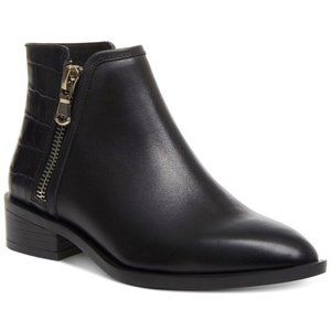 STEVE MADDEN HICKORY ANKLE BOOTIES IN BLACK NWOB